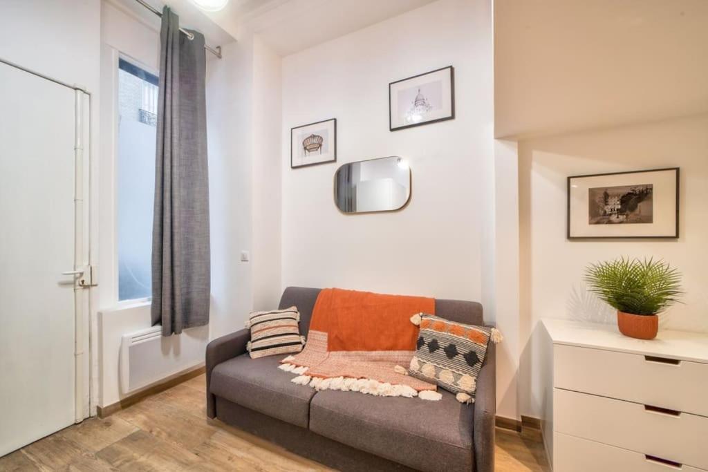 Bel Appartement Au Coeur De Montmartre Parijs Buitenkant foto